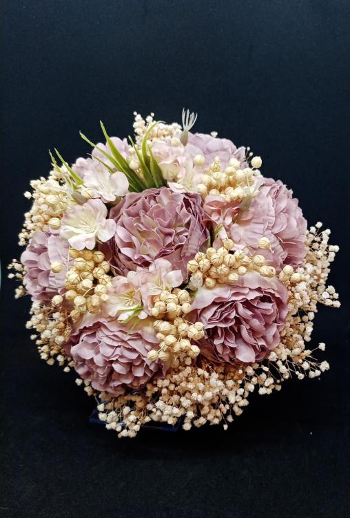 Beyaz Cipsolardan Oluşan Pembe Gül Gelin Buketi 