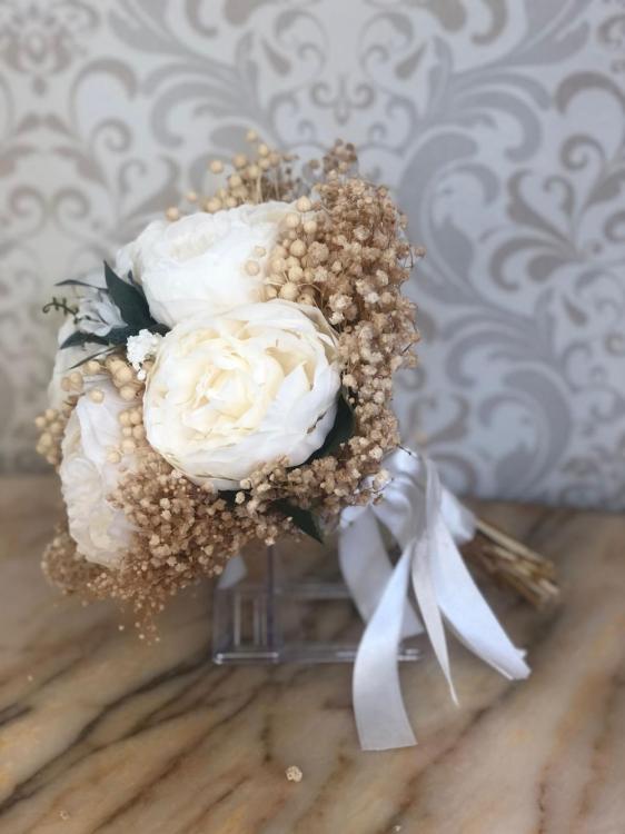 Beyaz Şakayık ve Gül Gelin Buketi