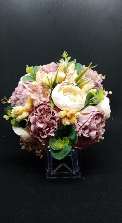 Gül Kurusu ve Krem Tonlarda Şakayık Gelin Buketi