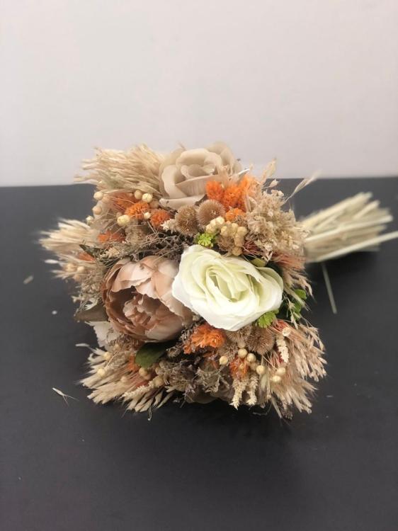 Kahve Soft Tonlarda Bej Gelin Buketi