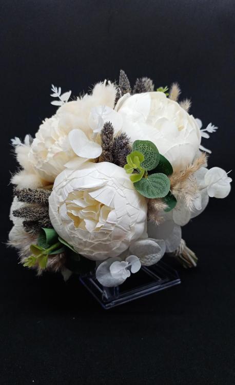 Tavşan Kuyruğu Otu Ve Yaprak Detaylı Gül Gelin Buketi 